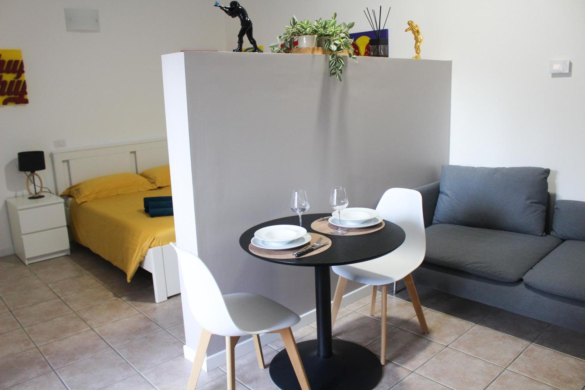 La Dell'artista Swimming Pool And Air Conditioning *
